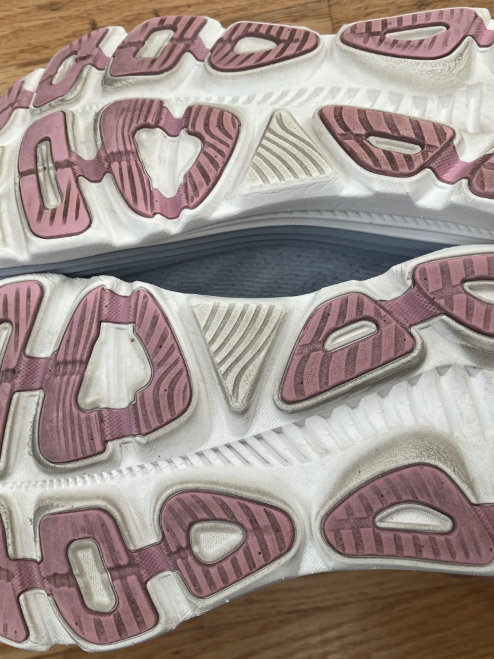 HOKA Gaviota 5 – Size 8.5 - Picture 8 of 8